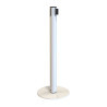 Poteau à sangle avec base fine en métal
