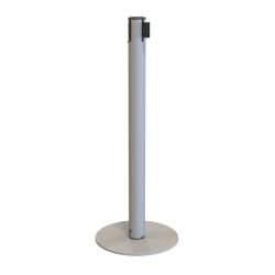 Poteau à sangle avec base fine en métal
