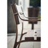Banc public avec pieds en fonte et lattes en bois tropical