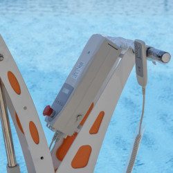 Siège ascenceur PMR de piscine mobile - MobiAccessPool